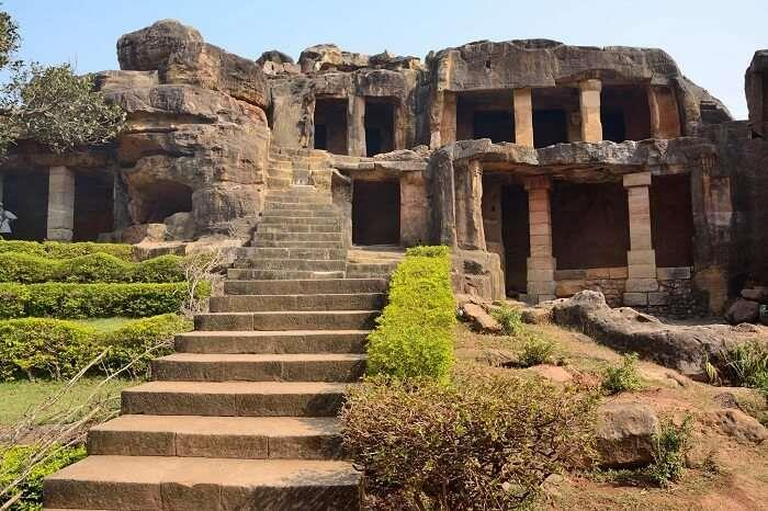 udayagiri caves, cheap flights, cheap hotels,