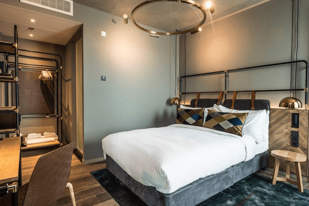 hotels in amsterdam