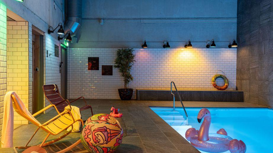 moxy hotels, amsterdam,
