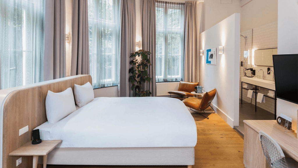 hotels in amsterdam,