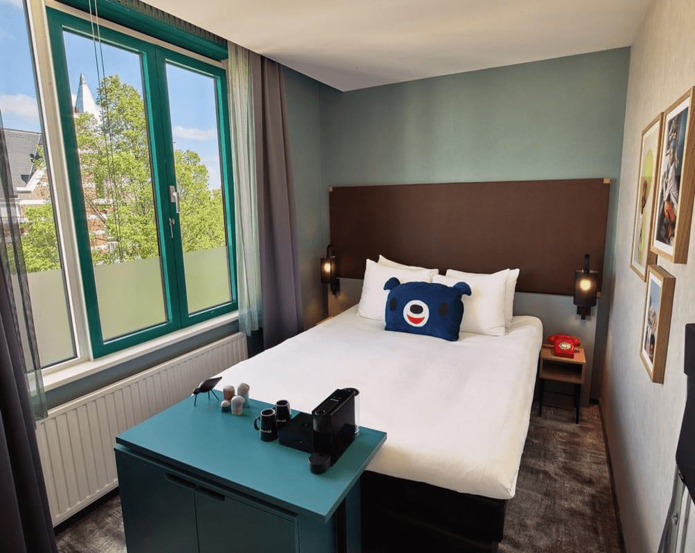 hotels in amsterdam,