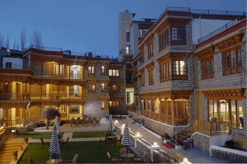 resprts in ladakh,