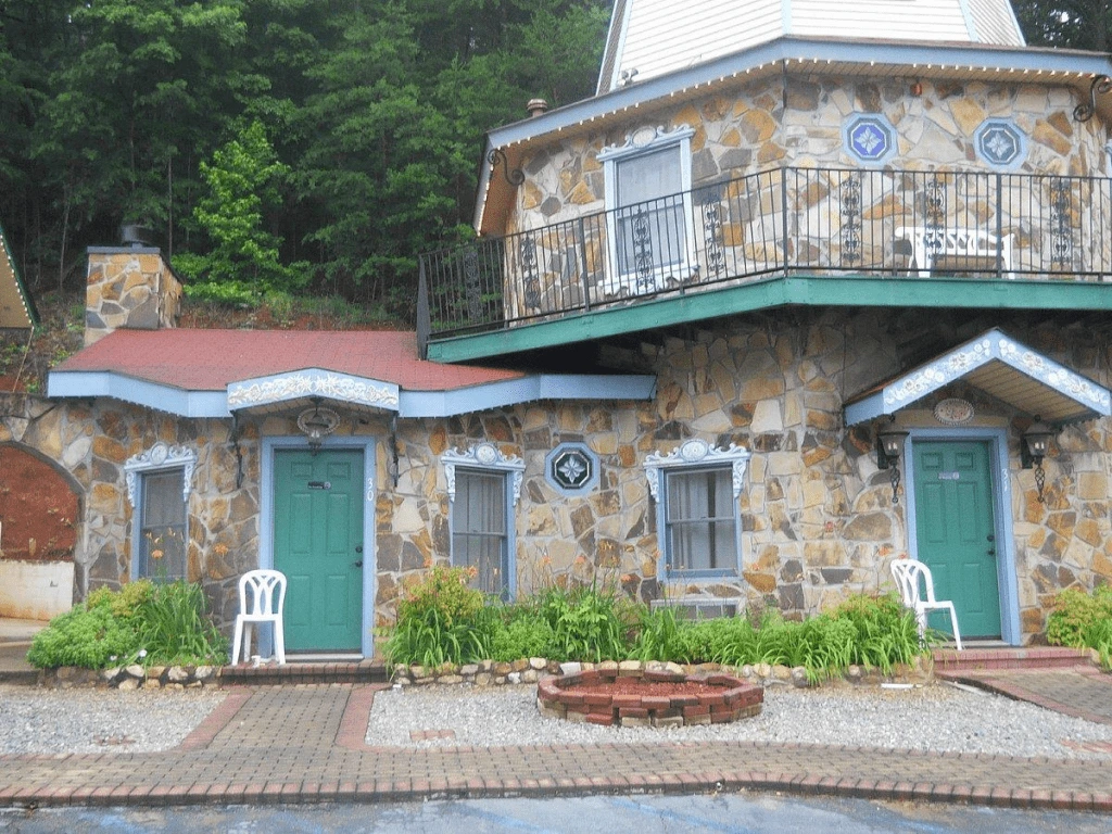 Heidi-Motel-Pet-Friendly-Hotels-In-Helen-GA