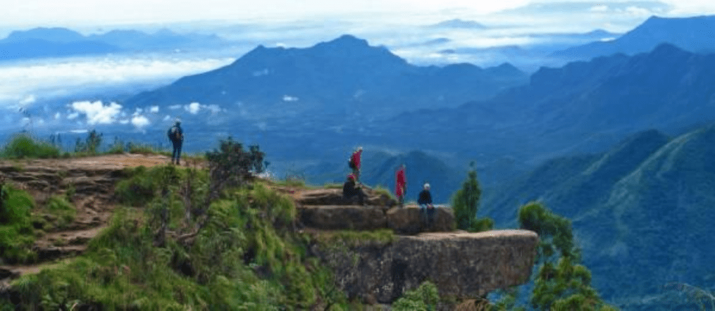 places to visit in august in india,