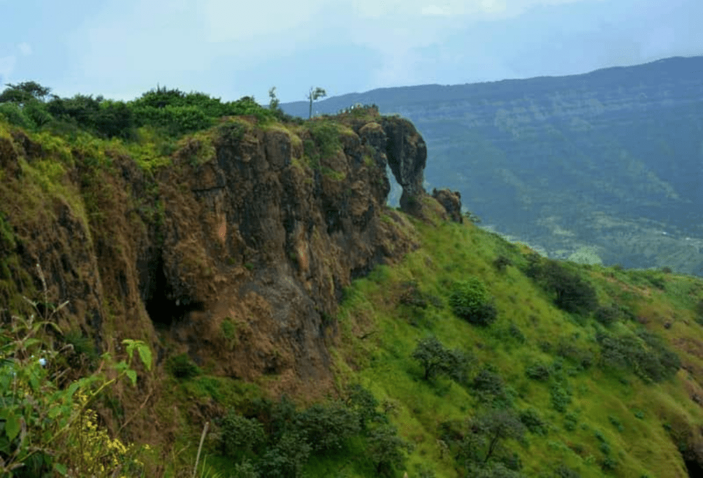 places to visit in august in india,