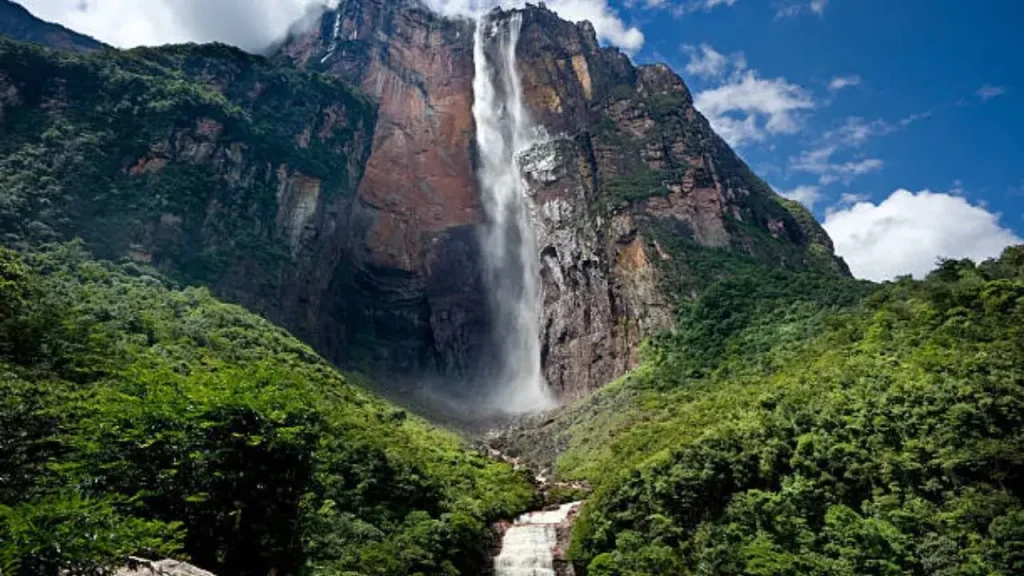 Angel-Falls-Venezuela-Tallest-Waterfalls-in-the-World