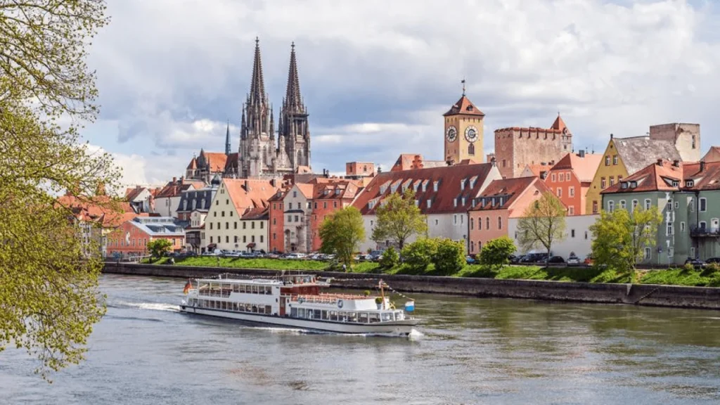 Behold-The-Old-Town-of-Regensburg-things-to-do-in-Germany