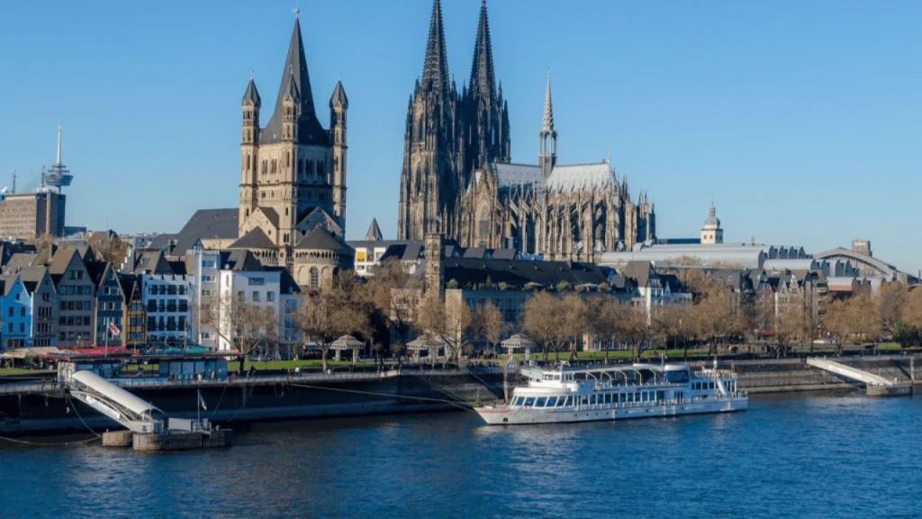 Brace-for-the-wonderful-Cologne-Cathedral-things-to-do-in-Germany