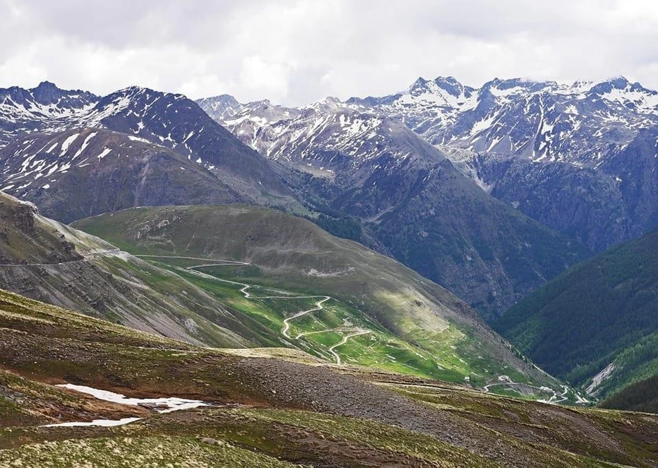 Col-De-La-Bonette-France-Most-Dangerous-Roads-In-The-World