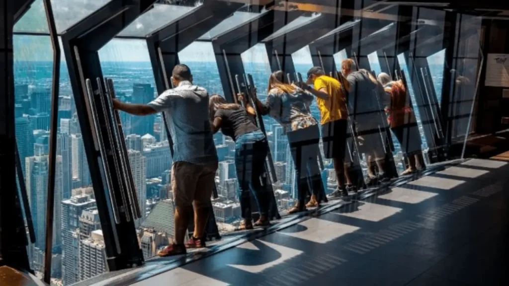 Gaze-From-The-Observation-Deck-Things-To-Do-In-Chicago