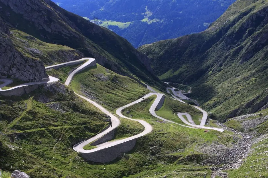 Gotthard-Pass-Switzerland-Most-Dangerous-Roads-In-The-World