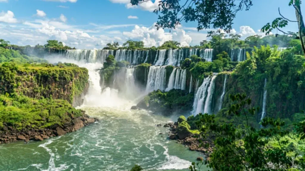 Iguazu-Falls-Argentina-and-Brazil-Tallest-Waterfalls-in-the-World