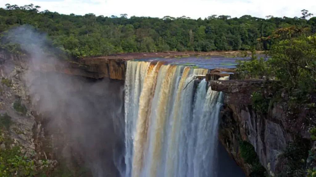 Kaieteur-Falls-Guyana-Tallest-Waterfalls-in-the-World
