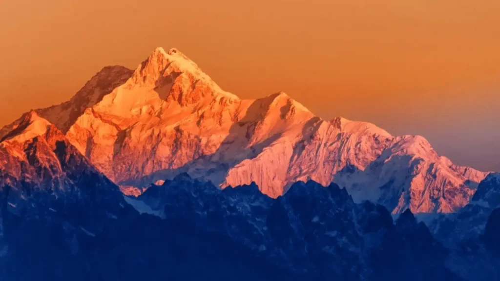 Kanchenjunga-NepalIndia-Tallest-Mountains-In-The-World