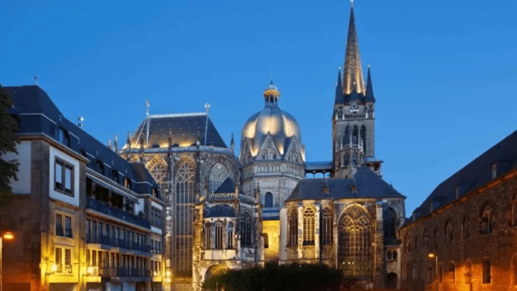 The-Aachen-Cathedral-things-to-do-in-Germany