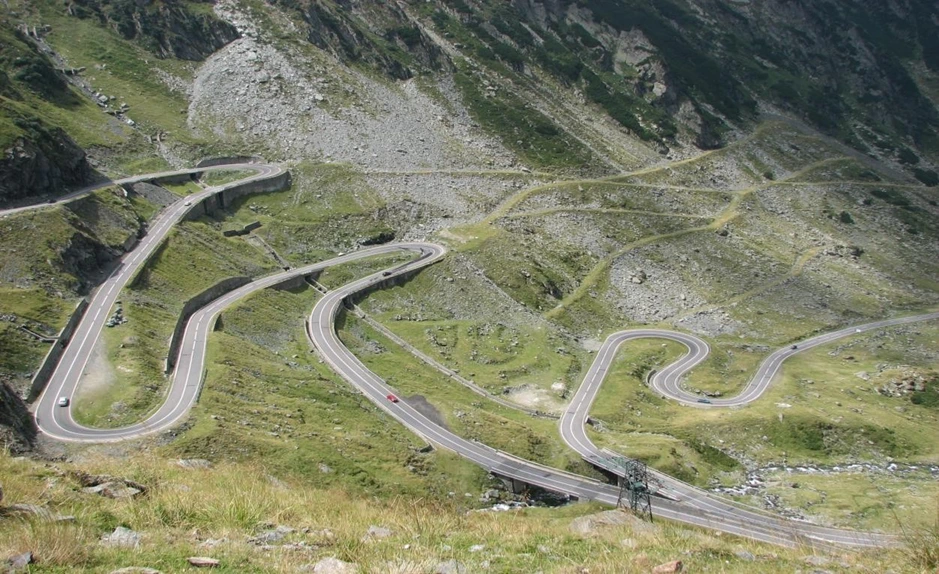 Transfagaracan-Romania-Most-Dangerous-Roads-In-The-World