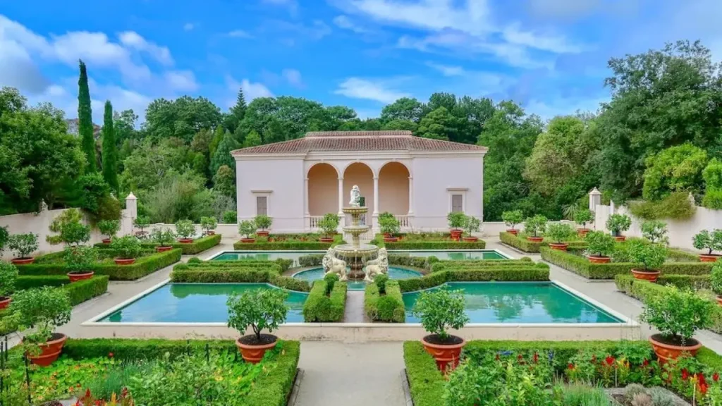 Behold the Hamilton Gardens-Things To Do In New Zealand