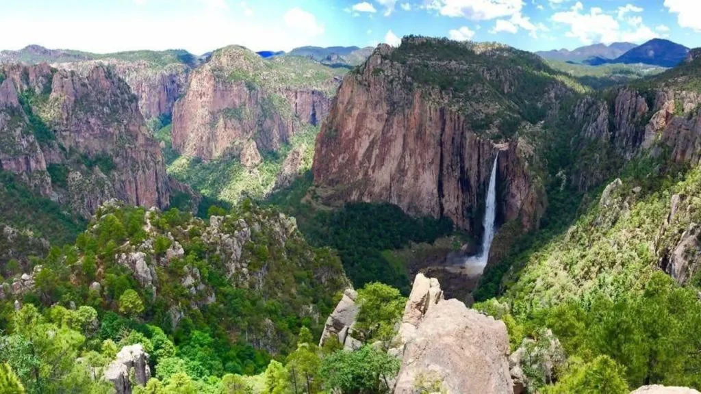 Basaseachic-Falls-National-Park-Best-National-Parks-in-the-World